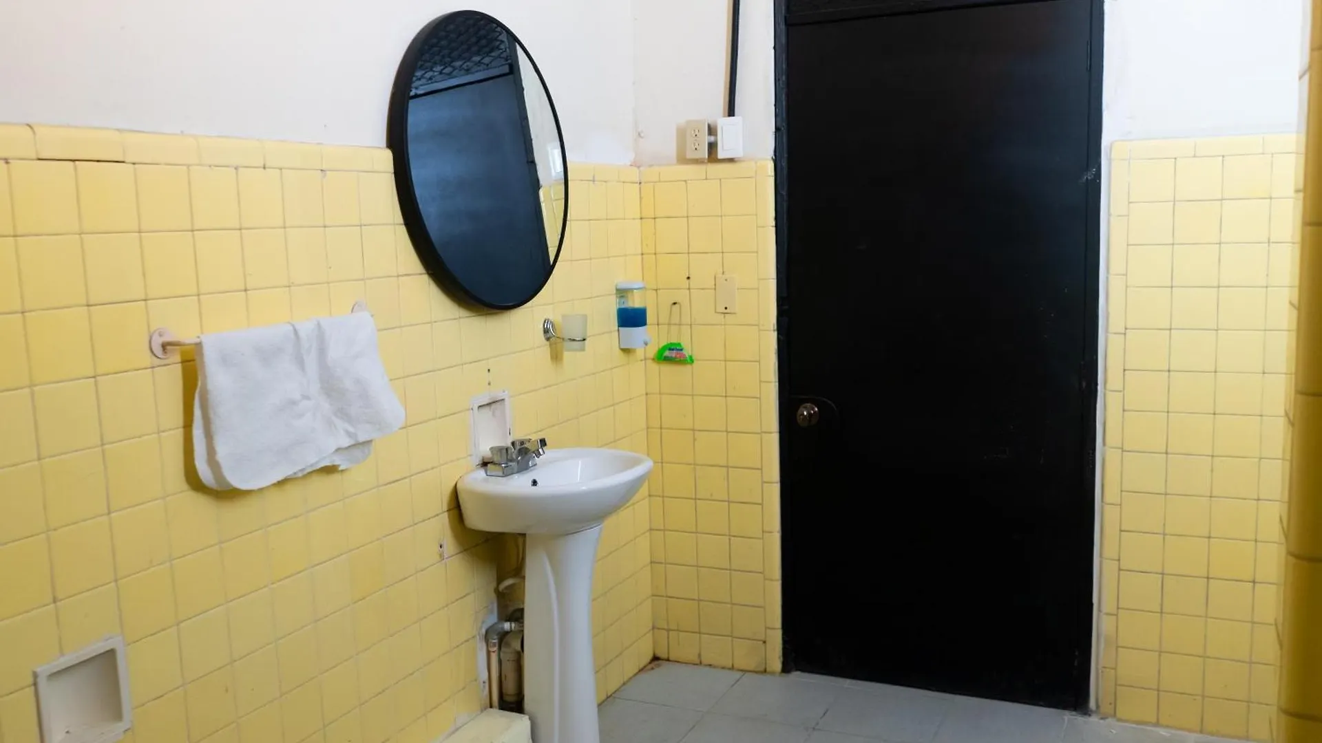 הוסטל סנטו דומינגו La Vieja Habana Zona Colonial אכסניה